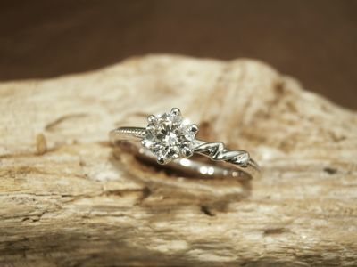 ダイヤモンド婚約指輪