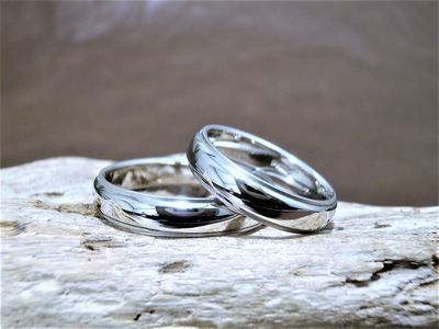 鍛造製のオーダーメイド結婚指輪
