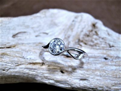 オーダーメイドのダイヤモンド婚約指輪