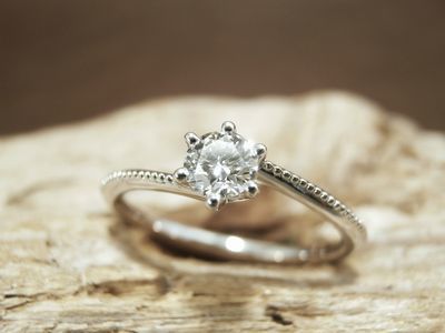 ダイヤモンド婚約指輪