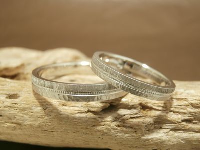鍛造製のオーダーメイド結婚指輪
